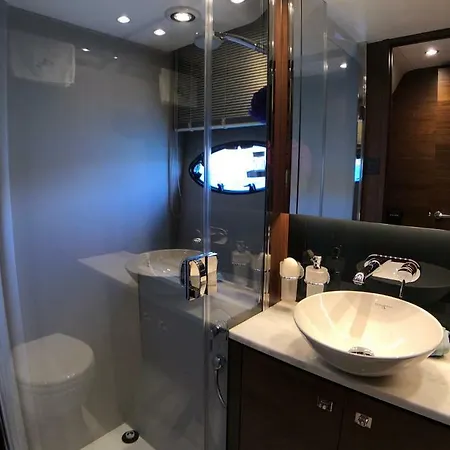 Hotel en barco 2017 Princess 52 Fly Yacht In Bodrum